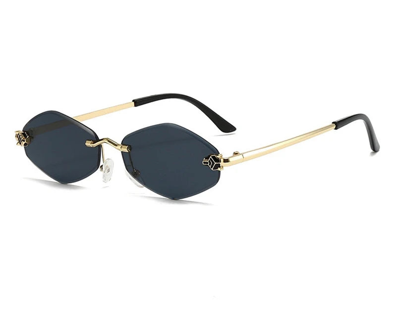 Aura sunglasses in black and gray gradient lenses