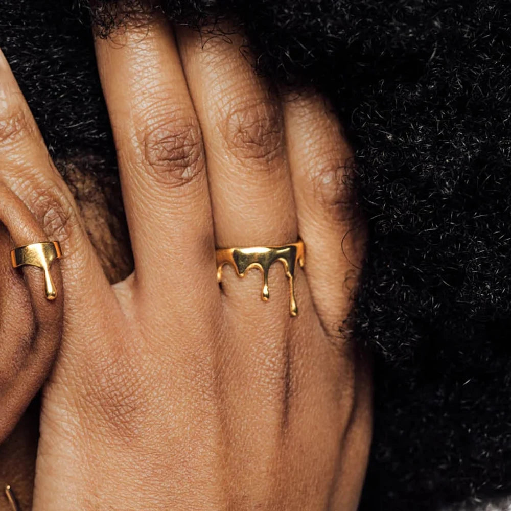 Gold stainless steel round band, vintage-inspired minimalist design