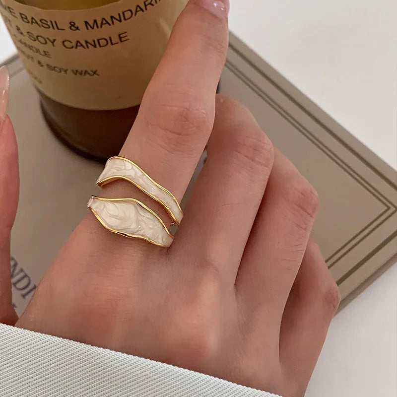 Gold and beige geometric band, invisible setting, 2mm width