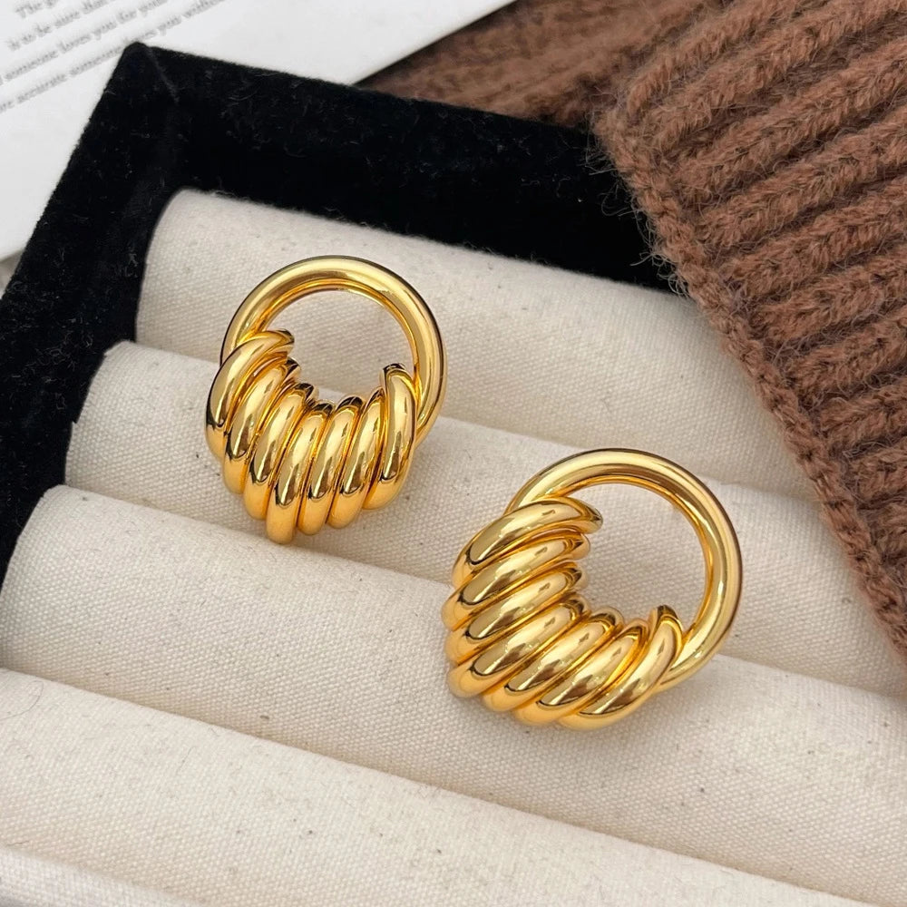 Round Hoops in gold