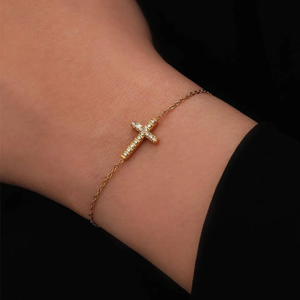 Delicate lobster clasp link chain bracelet for women