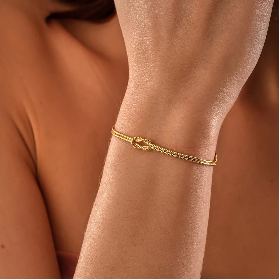 Trendy geometric bracelet for women